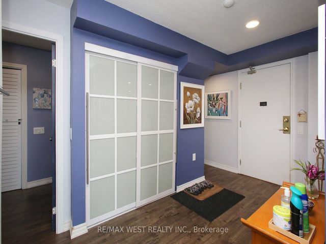 905 - 650 Lawrence Ave W