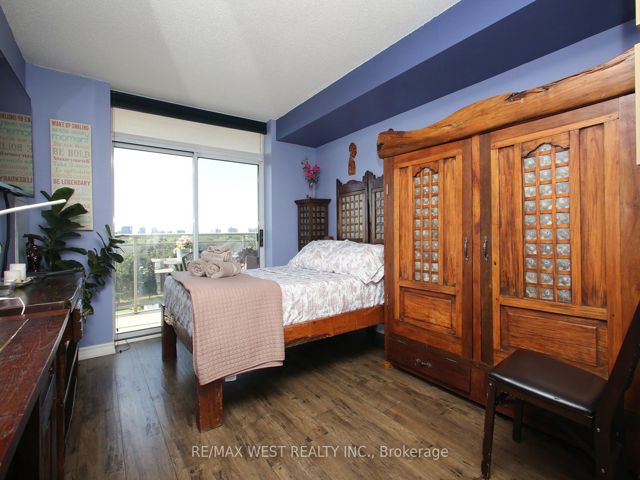 905 - 650 Lawrence Ave W