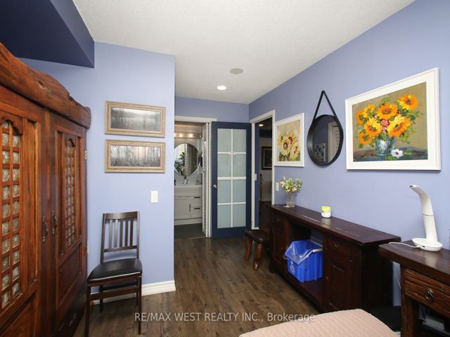 905 - 650 Lawrence Ave W