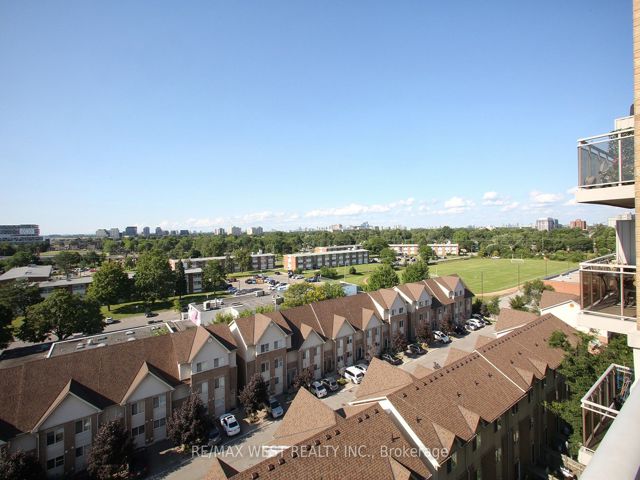 905 - 650 Lawrence Ave W