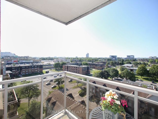 905 - 650 Lawrence Ave W
