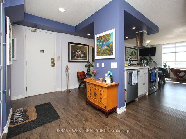 905 - 650 Lawrence Ave W