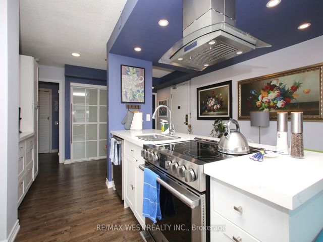 905 - 650 Lawrence Ave W