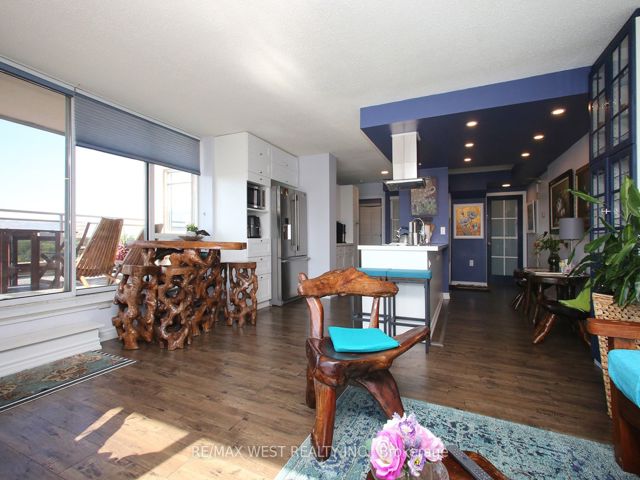 905 - 650 Lawrence Ave W