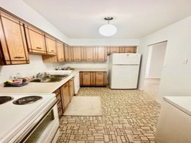 2001 - 3300 Don Mills Rd