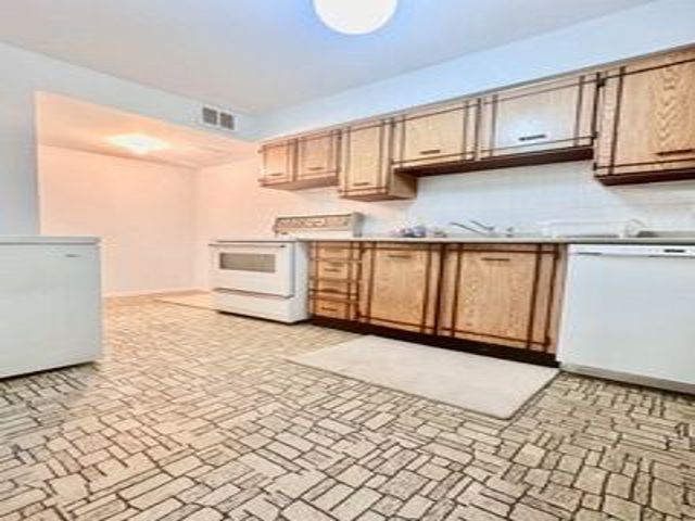 2001 - 3300 Don Mills Rd