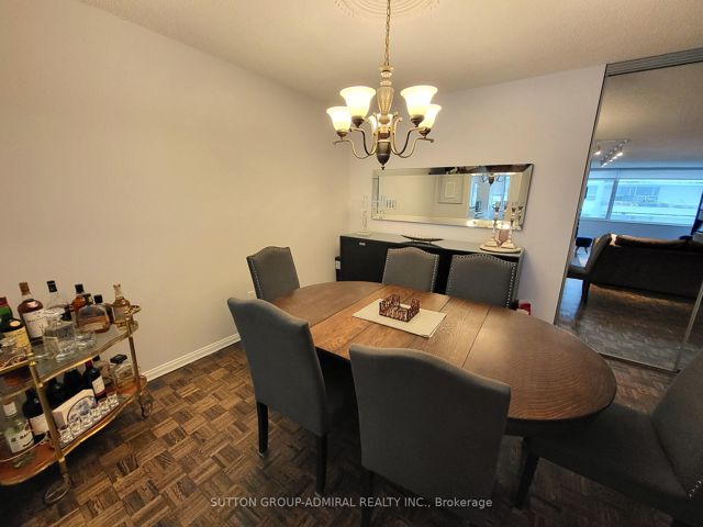 1009 - 3000 Bathurst St