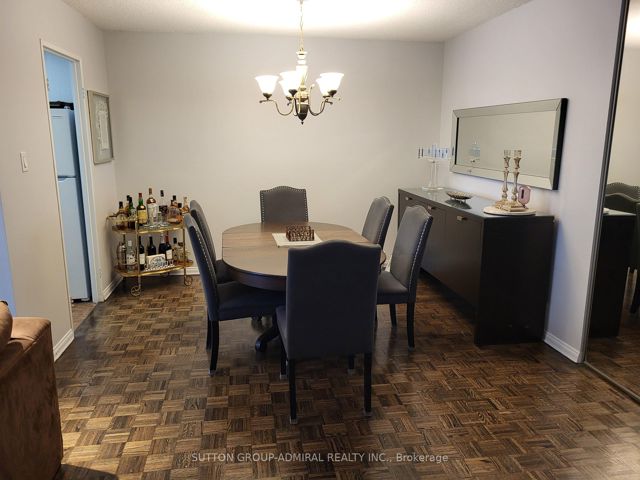 1009 - 3000 Bathurst St