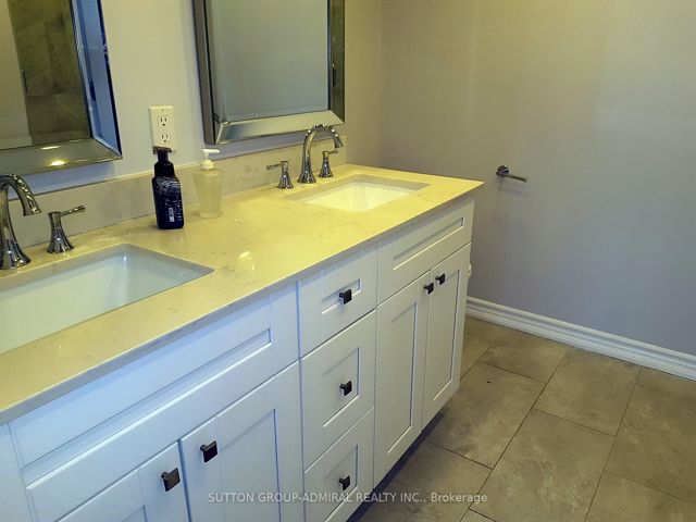 1009 - 3000 Bathurst St