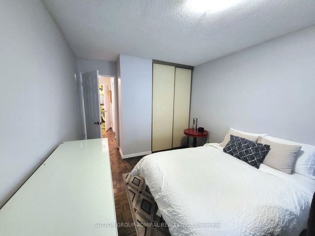 1009 - 3000 Bathurst St