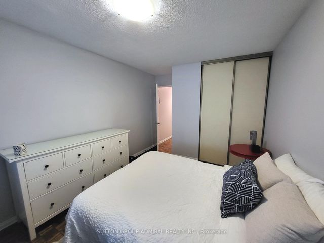 1009 - 3000 Bathurst St
