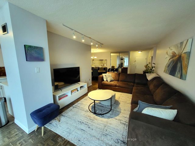 1009 - 3000 Bathurst St