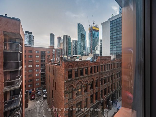 615 - 60 Colborne St