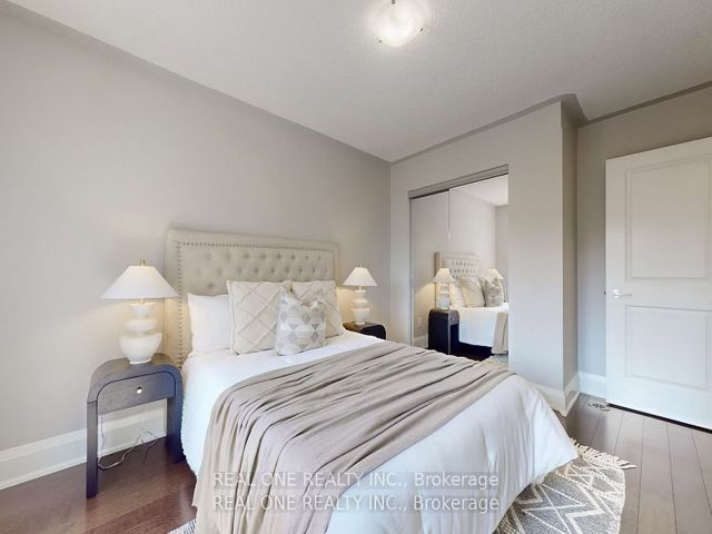 Th 49 - 115 Harrison Garden Blvd