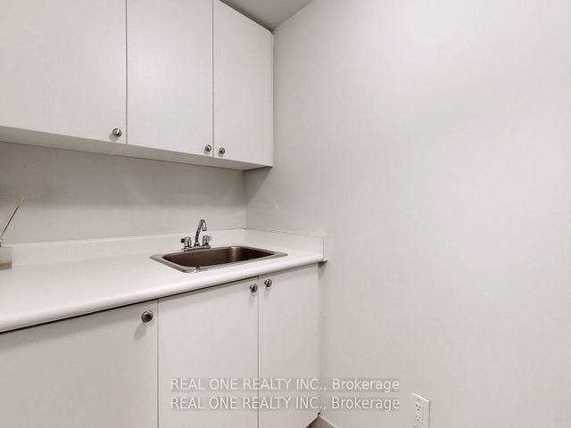 Th 49 - 115 Harrison Garden Blvd