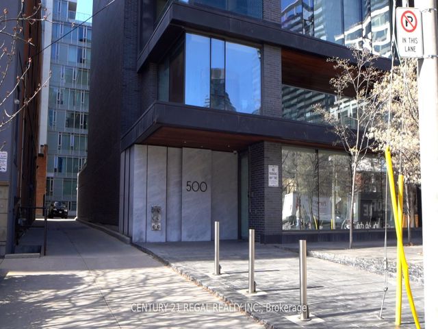 201 - 500 Wellington St W