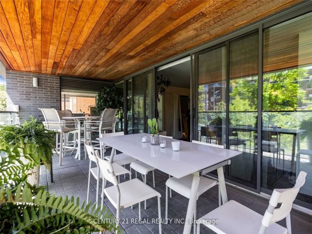 201 - 500 Wellington St W