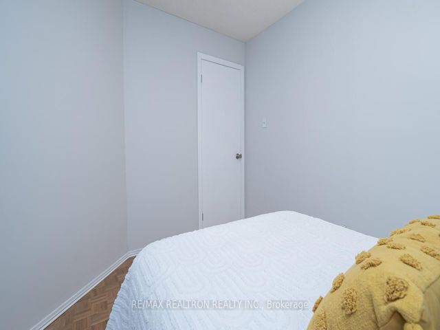 402 - 401 Queens Quay W