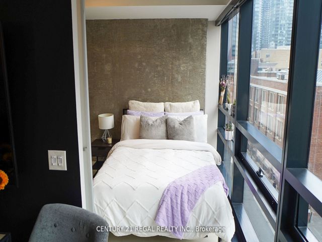 403 - 224 King Street West St W