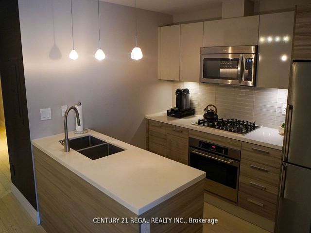 403 - 224 King Street West St W
