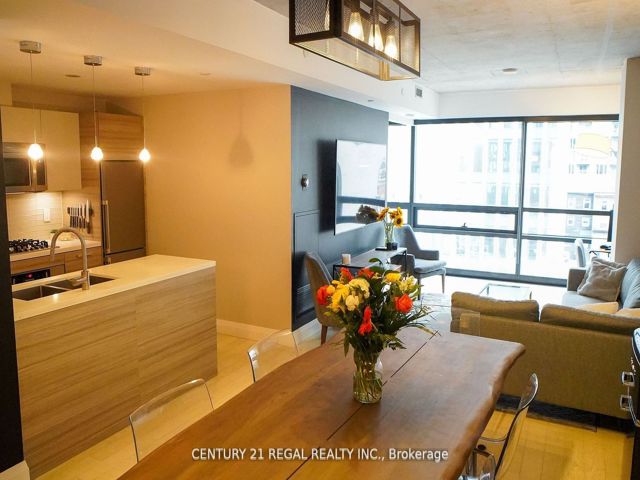 403 - 224 King Street West St W