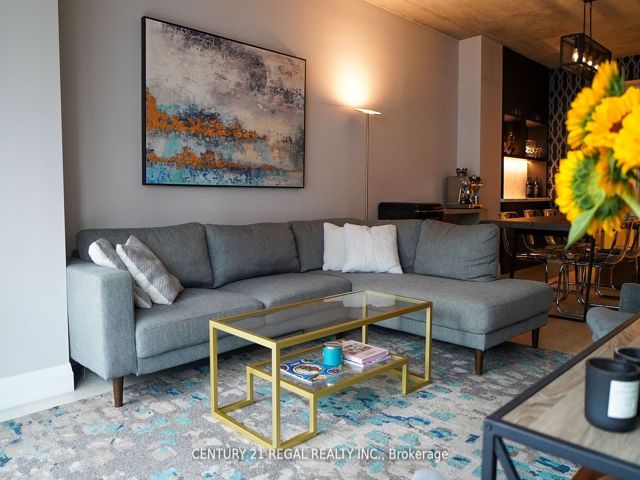 403 - 224 King Street West St W