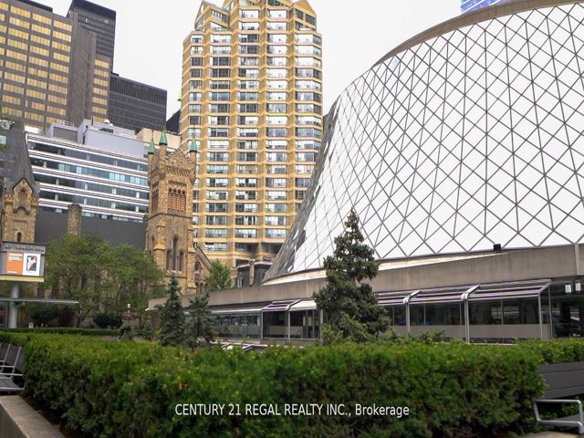 403 - 224 King Street West St W