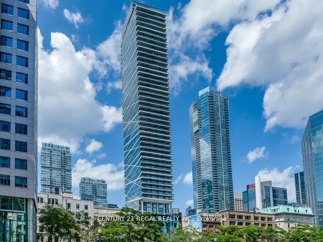 403 - 224 King Street West St W