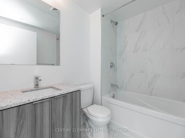 502 - 31 Tippett Rd