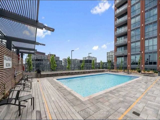 502 - 31 Tippett Rd