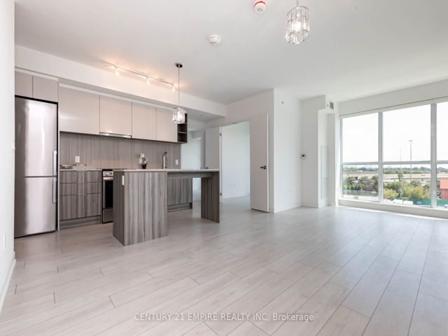 502 - 31 Tippett Rd