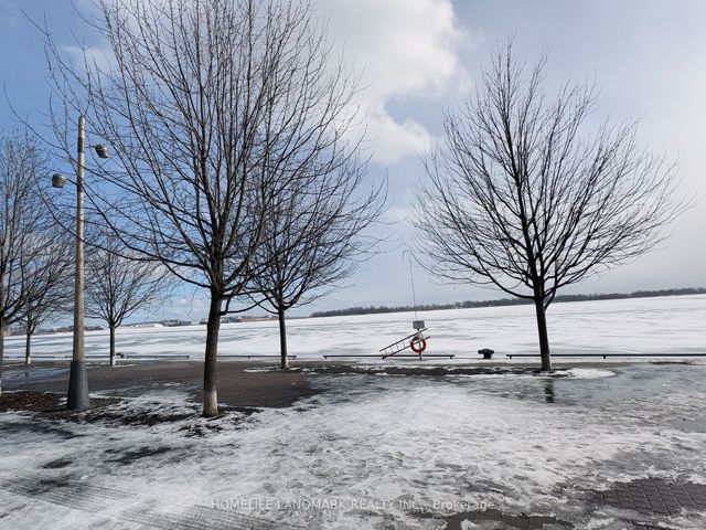 130 - 39 Queens Quay E