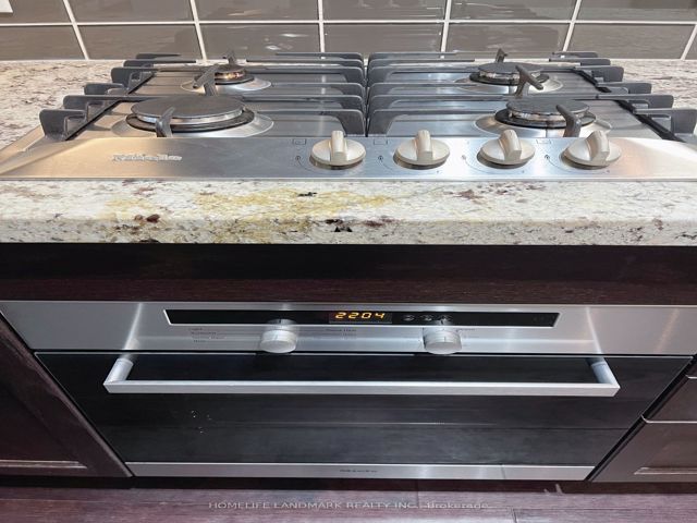 130 - 39 Queens Quay E