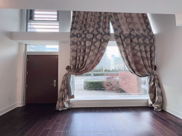 130 - 39 Queens Quay E