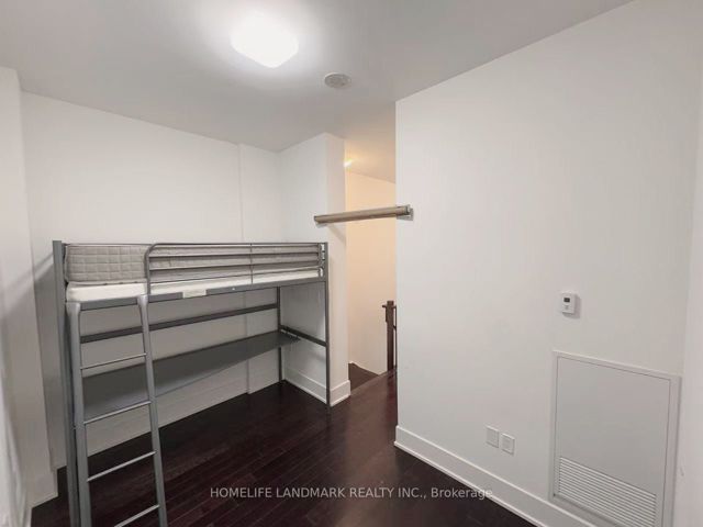 130 - 39 Queens Quay E