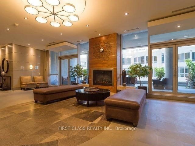 2015 - 763 Bay St