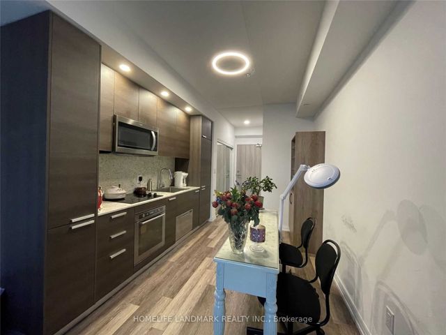 2203 - 75 Canterbury Pl