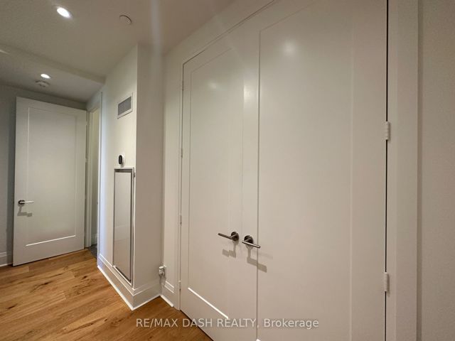1002 - 151 Avenue Rd