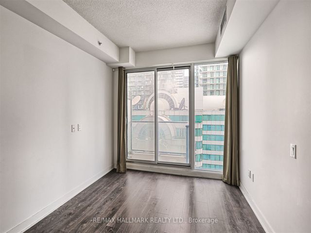 2507 - 125 Blue Jays Way