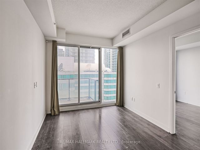 2507 - 125 Blue Jays Way