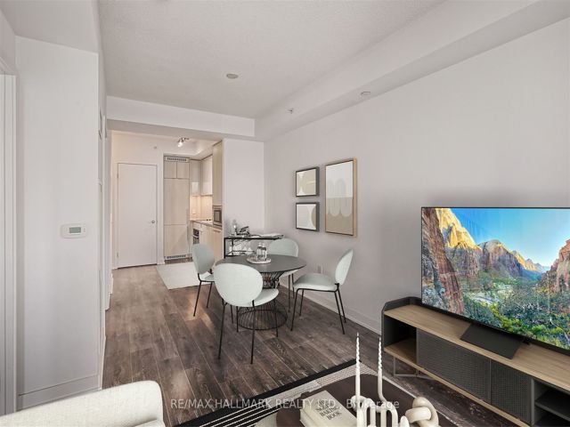 2507 - 125 Blue Jays Way