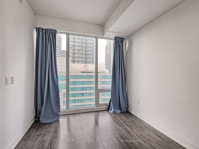 2507 - 125 Blue Jays Way