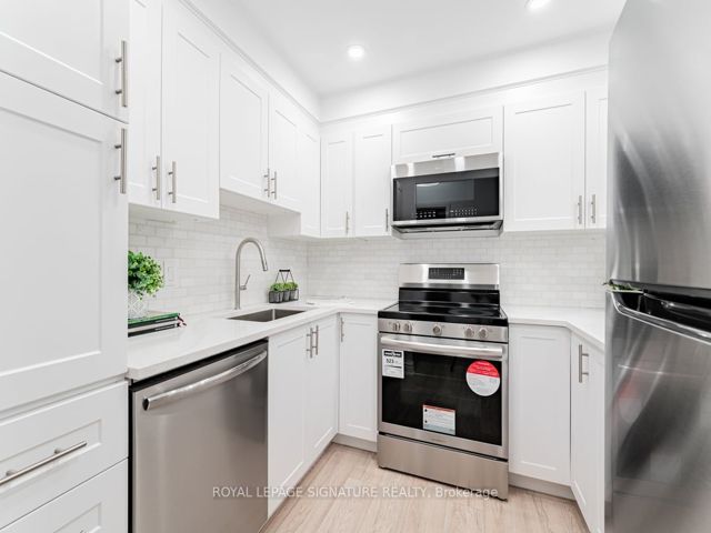 501 - 284 Bloor St W