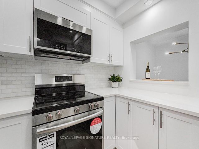 501 - 284 Bloor St W