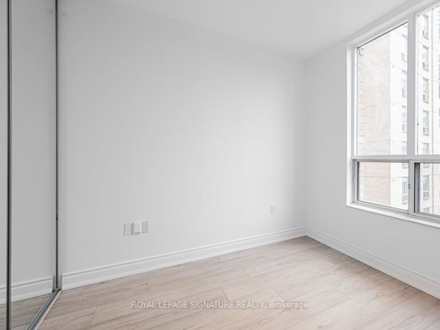 501 - 284 Bloor St W