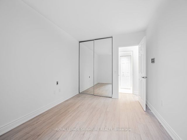 501 - 284 Bloor St W
