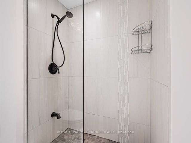 501 - 284 Bloor St W
