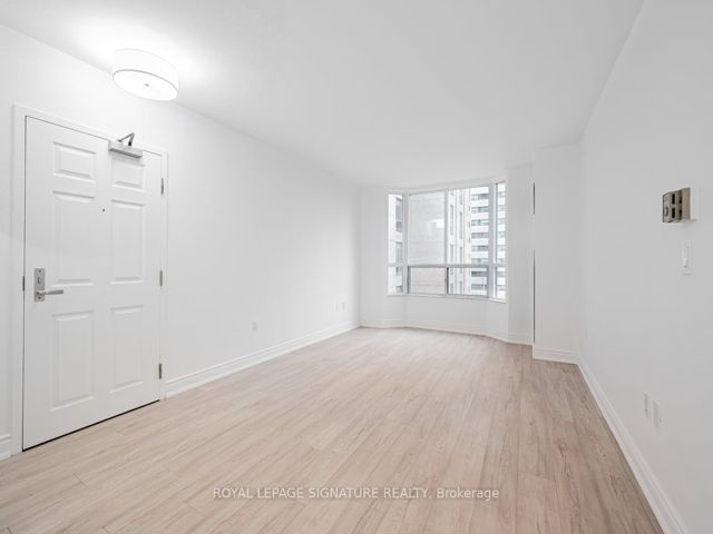 501 - 284 Bloor St W