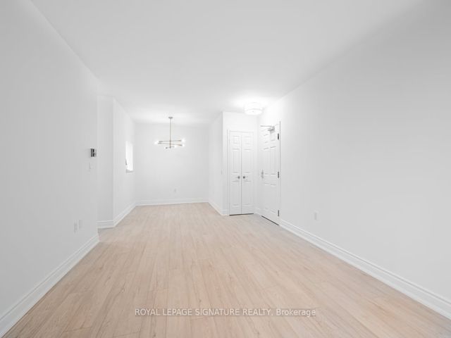 501 - 284 Bloor St W