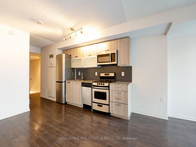 1003E - 36 Lisgar St
